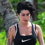 Winehouse wciąż na dnie