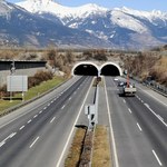 Winiety Szwajcaria 2024. Gdzie kupić i jakie są opłaty za autostrady?
