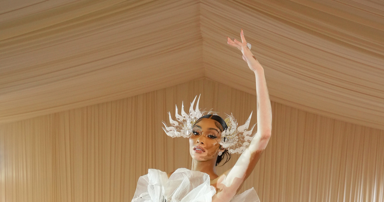 Winnie Harlow na Met Gala 2022 /Kevin Mazur /Getty Images