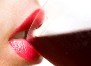 Wino pomaga zachować szczupłą sylwetkę
