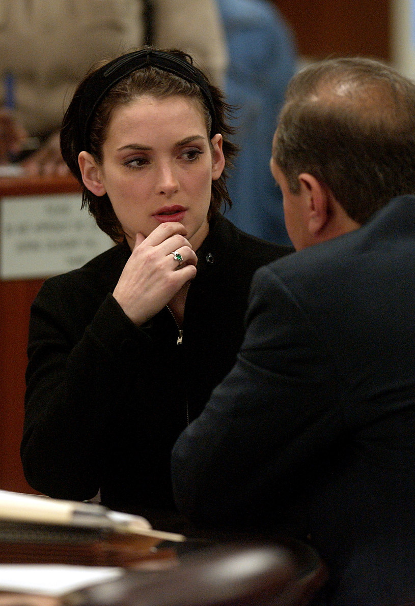 Winona Ryder w sądzie (2002) /Steve Grayson/WireImage /Getty Images