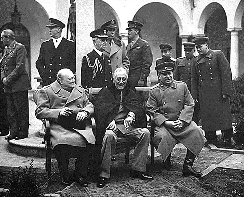 Winston Churchill, Franklin D. Roosevelt i Józef Stalin na konferencji w Jałcie, luty 1945. Za zgodą Zachodu Polska znalazła się w strefie wspływów Związku Radzieckiego /AFP