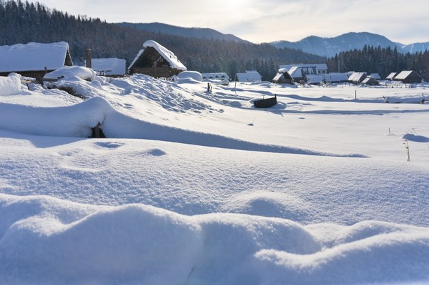 Wioska Hemu zimą na zdjęciu ilustracyjnym /Shutterstock