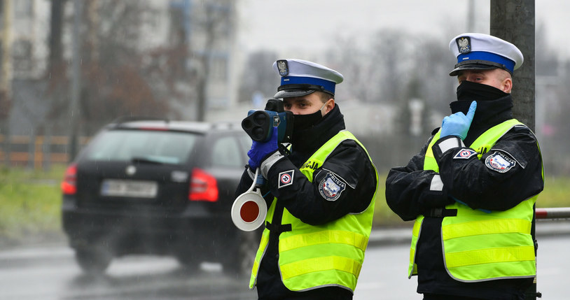 "Wirtualny antyradar" sposobem na nowy taryfikator mandatów? /Artur Barbarowski/Agencja SE /Agencja SE/East News