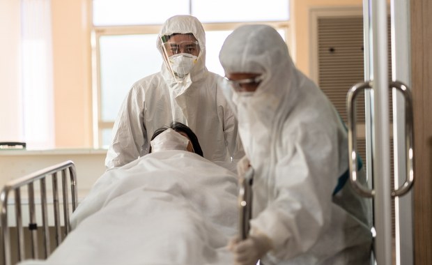 Wirus Ebola blisko Polski? Czeskie służby w stanie gotowości