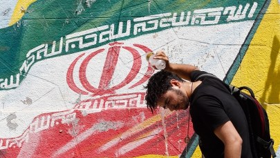 Wirus i waluta - warianty wojny