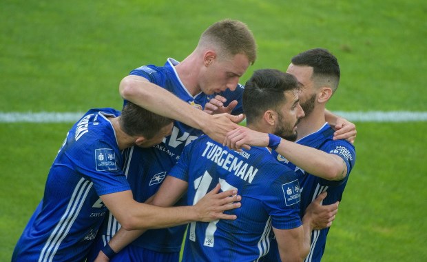Wisła Kraków o krok od utrzymania w Ekstraklasie. Korona Kielce dołącza do ŁKS-u w gronie spadkowiczów