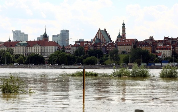 Wisła w Warszawie - widok z praskiej strony /Tomasz Gzell /PAP