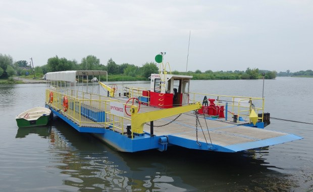 Wisła zatrzymała prom "Drogowiec". Mieszkańcy muszą korzystać z objazdów