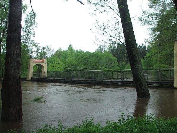 Wiszący most w Krupskim Młynie (pow. tarnogórski), fot. Anna &nbsp; /&nbsp; /Gorąca Linia RMF FM
