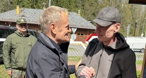 "Witaj w domu Przyjacielu". Pierwsze zdjęcie Andrzeja Poczobuta po odzyskaniu wolności