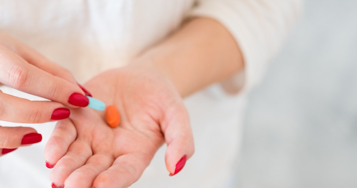 Witamina A jest szkodliwa w nadmiarze i może prowadzić do uszkodzenia wątroby /123RF/PICSEL