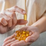 Witamina D szczególnie ważna zimą. Sprawdź, jakie dawki są bezpieczne