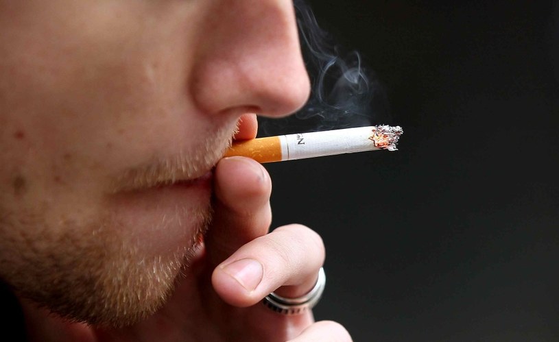 Witamina D uratuje palaczy? /Getty Images/Flash Press Media