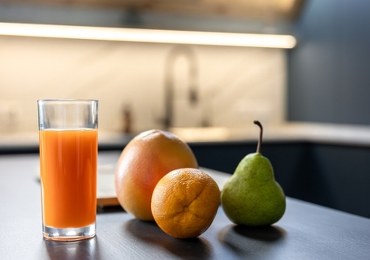 Witamina, której najwięcej jest w sokach. Jej niedobór bardzo Ci zaszkodzi!