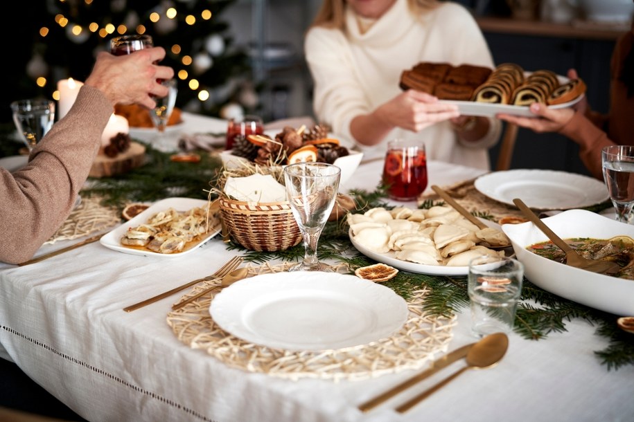 Witaminy na wigilijnym stole – jak zadbać o zdrowie podczas świątecznej uczty? /Shutterstock