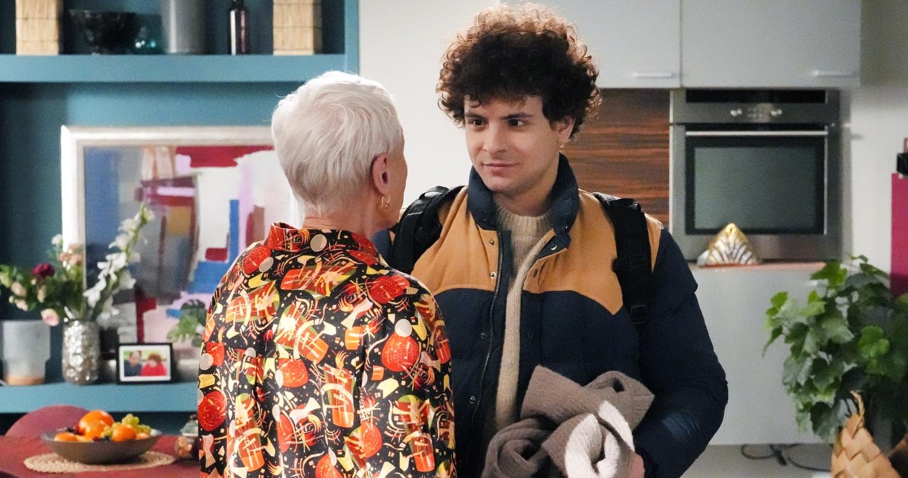 Witek założy blokadę rodzicielską w komputerze babci /Źródło: AIM