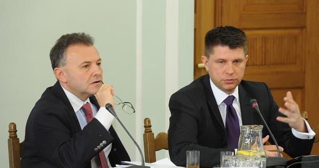 Witold Orłowski (L) i Ryszard Petru (P) podczas debaty PiS /PAP