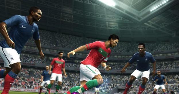 Wizerunek Cristiano Ronaldo, gwiazdy Realu Madryt, pojawi się na okładce Pro Evolution Soccer 2012 /Informacja prasowa