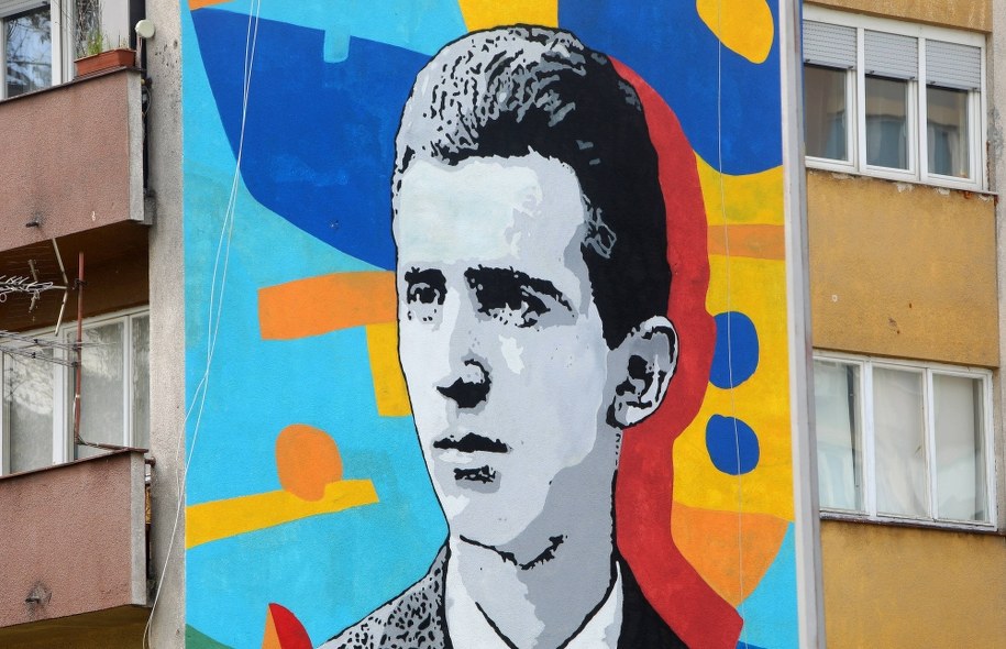 Wizerunek Nikoli Tesli na budynku w Karlovac w Chorwacji /Kristina Stedul Fabac/PIXSELL /PAP/EPA