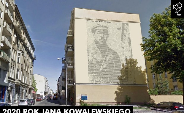 Wizerunek z kropek, krzyżyków i literek. Wyjątkowy mural został odsłonięty w Łodzi
