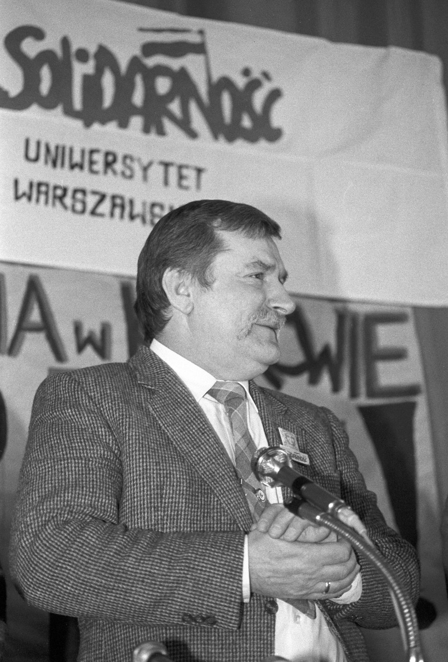 Wizyta Lecha Wałęsy na Uniwersytecie Warszawskim dwa miesiące przed wyborami 4 czerwca 1989 roku /	Grzegorz Rogiński /PAP