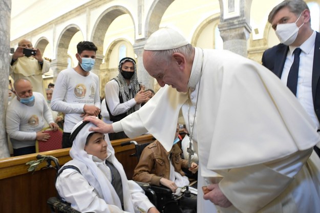 Wizyta papieża Franciszka (P) w syryjskim kościele katolickim Niepokalanego Poczęcia /VATICAN MEDIA HANDOUT /PAP/EPA