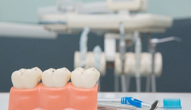 Wizyta prywatna u dentysty. Z jakimi kosztami trzeba się liczyć? Kolejna fala podwyżek za nami