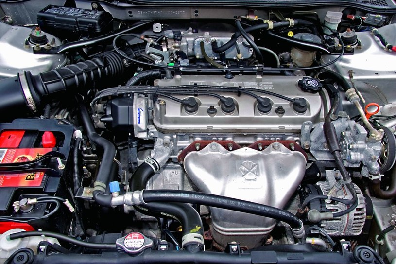 Wizytówką Hondy jest system VTEC: dzięki niemu silnik zyskuje dodatkową moc w górnym zakresie obrotów /Motor