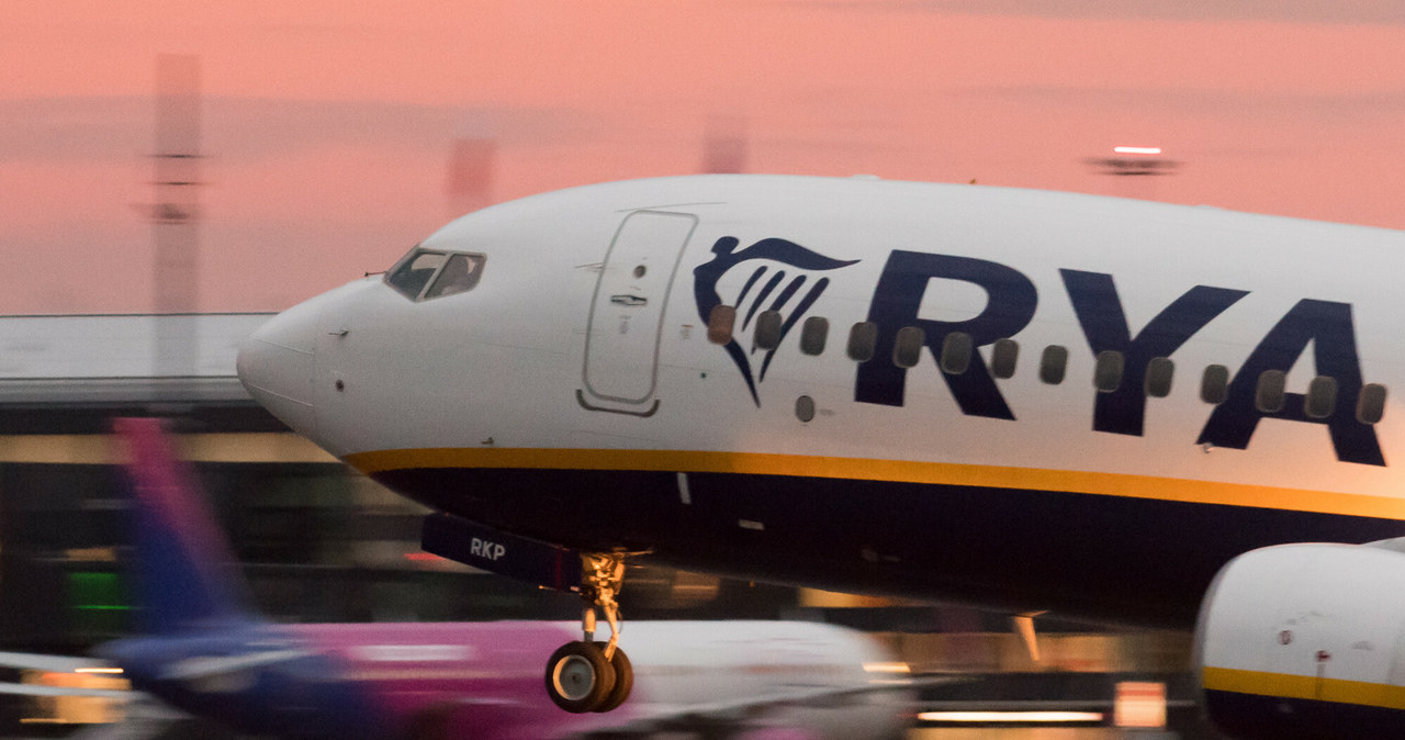 Wizzair i Ryanair - jaki bagaż można zabrać? /Wojciech Strozyk/REPORTER /East News