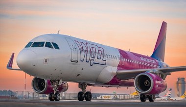 WizzAir włączy internet Starlink. Koniec z trybem offline w chmurach