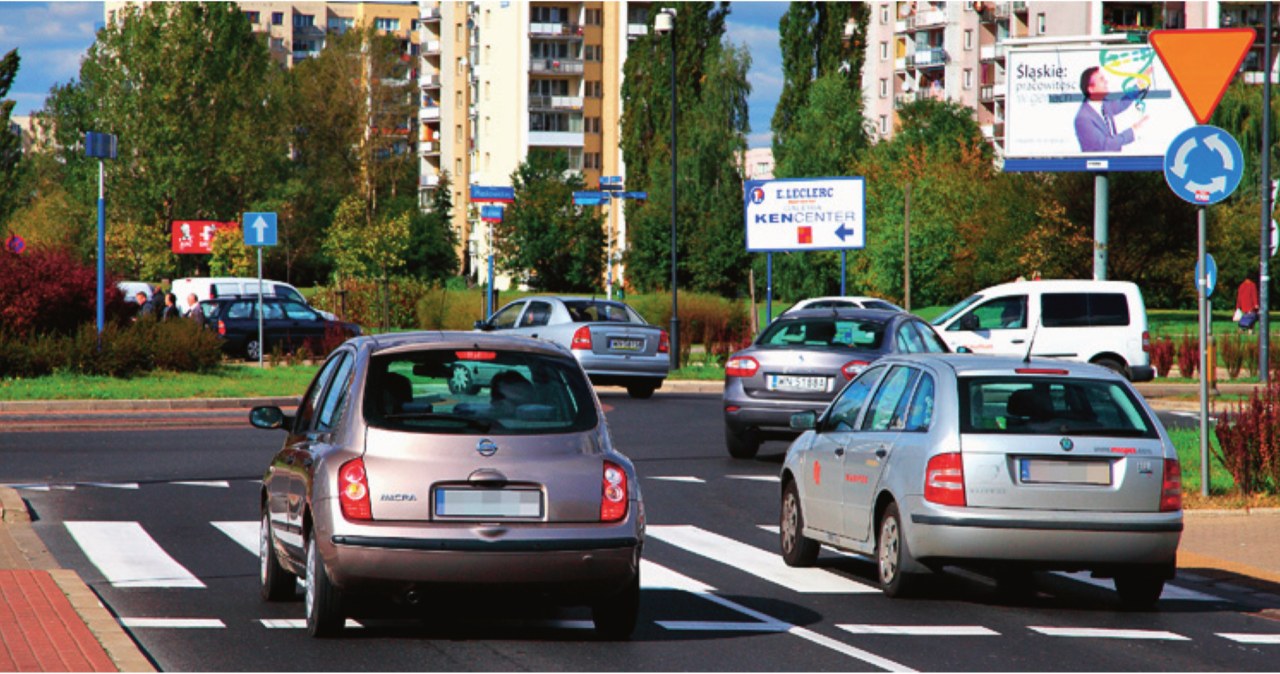 wjazd na rondo /Motor