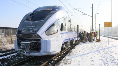 Wjechał autem w pociąg na przejeździe kolejowym