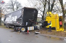 Wjechał BMW wprost pod ciężarówkę