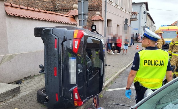 Wjechał na chodnik, potrącił nastolatki. Co ze sprawcą wypadku w Chełmnie?