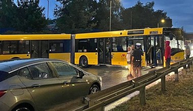 Wjechał pod prąd autobusem i zablokował DTŚ. Teraz grozi mu kara 30 tys. zł