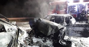 Wjechał pod prąd na A1, spłonął w aucie. Policja nie wie, kim był