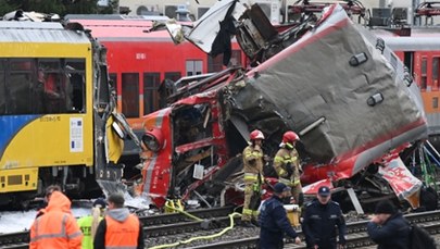 Wjechał prosto pod pociąg. Maszynista oskarżony o katastrofę kolejową w Gdyni