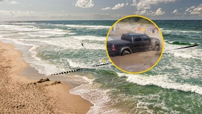 Wjechał samochodem do morza i nie mógł się wydostać. Zobacz nagranie