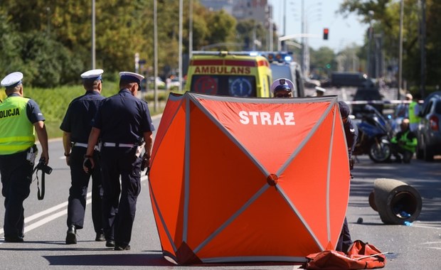 Wjechał w przystanek w Warszawie, zginęły 2 osoby. Nowe informacje ws. tragedii