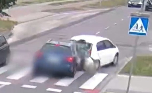 Wjechał w tył auta, po czym próbował uciec. Pijany kierowca w rękach policji