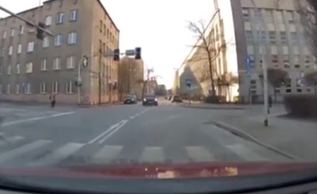 Wjechała na przejście dla pieszych. Omal nie potrąciła matki z dzieckiem