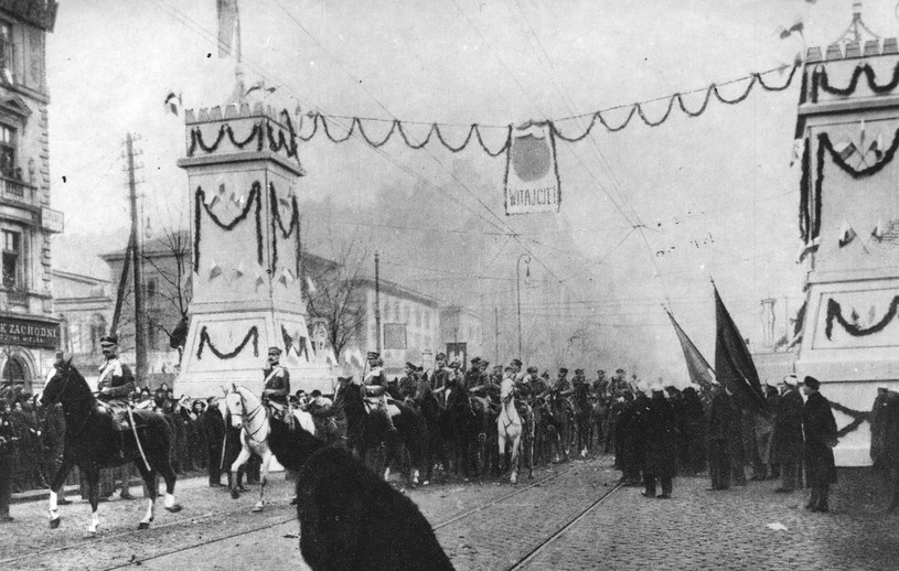 Wkroczenie Legionów Polskich do Warszawy - 1 grudnia 1916 r. /Ze zbiorów Narodowego Archiwum Cyfrowego