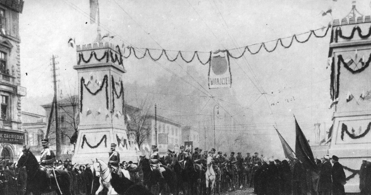 Wkroczenie Legionów Polskich do Warszawy - 1 grudnia 1916 r. /Ze zbiorów Narodowego Archiwum Cyfrowego