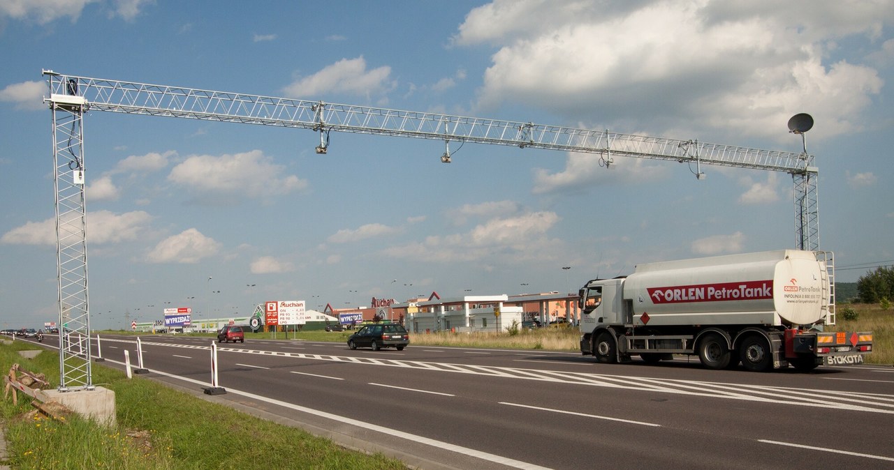 Wkrótce kierowców czeka rozszerzenie sieci dróg płatnych. /Maciej Goclon /East News