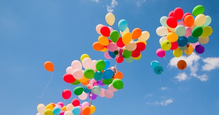 Wkrótce napełnianie balonów helem będzie zakazane? /123RF/PICSEL