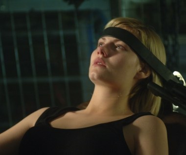 Wkrótce potem aktorkę zobaczyliśmy w kolejnym dreszczowcu - 'Sadyście" Rolanda Joffego.

"Kiedy po raz pierwszy przeczytałam scenariusz, jęknęłam 'O Boże!' - na pierwszych piętnastu stronach byłam tylko ja! Naprawdę musiałam znaleźć jakiś dobry pomysł na tę rolę!" - mówiła aktorka.

"Jest bardzo utalentowana a przy tym piękna. Nieważne, co gra - publiczność w mig się z nią utożsamia. Poza tym ma bardzo licznych i wiernych fanów, co także miało znaczenie przy obsadzaniu kobiecej roli w naszym filmie" - producent Mark Damon wyjaśnił, co zadecydowało o wyborze Cuthbert do roli w "Sadyście".