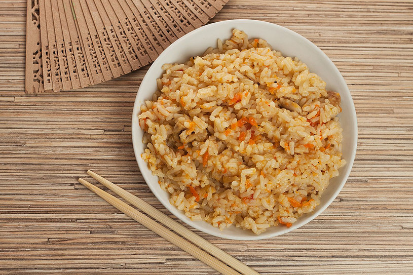 Włącz do swojego menu ryż - niweluje toksyny i usprawnia pracę jelit /123RF/PICSEL