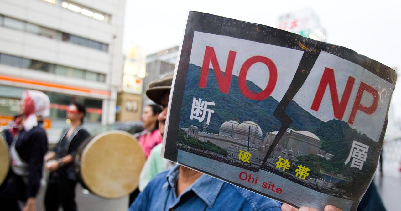 Włączono reaktor jądrowy w Fukushimie. Japończycy protestują