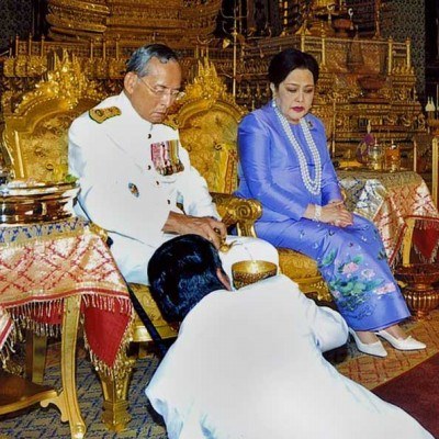 Władca Tajlandii Bhumibol Adulyadej z żoną Sirikit /AFP